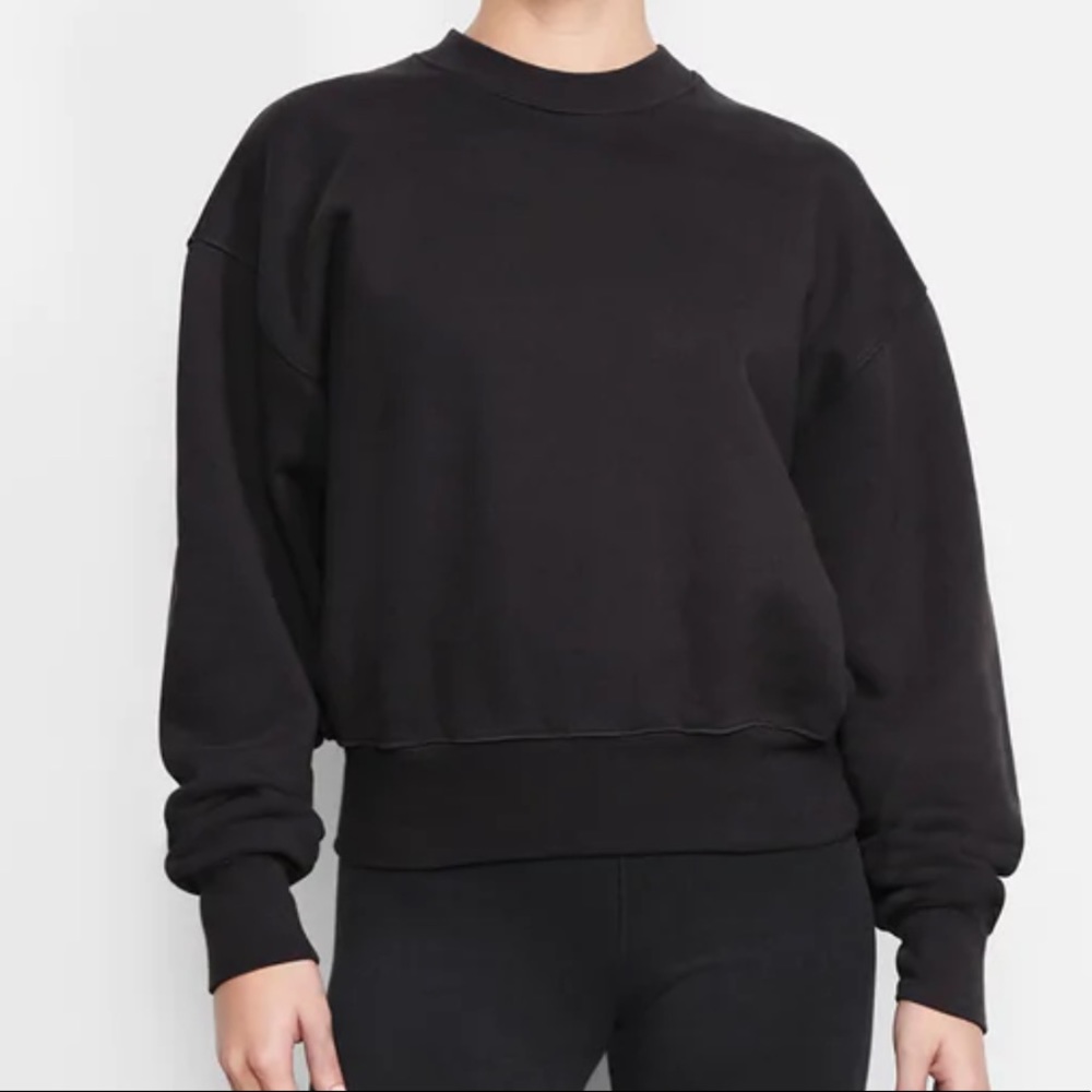 SKIMS “Outdoor Fleece Pullover”